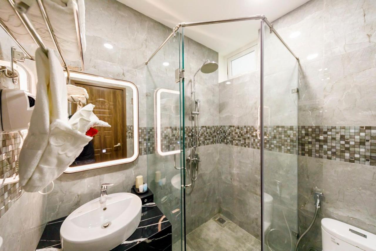 Wisteria Hotel Dalat Bagian luar foto